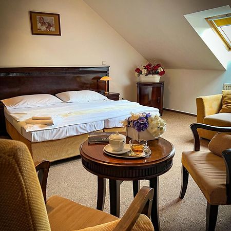 Hotel U Zeleneho Stromu Nepomuk Екстер'єр фото