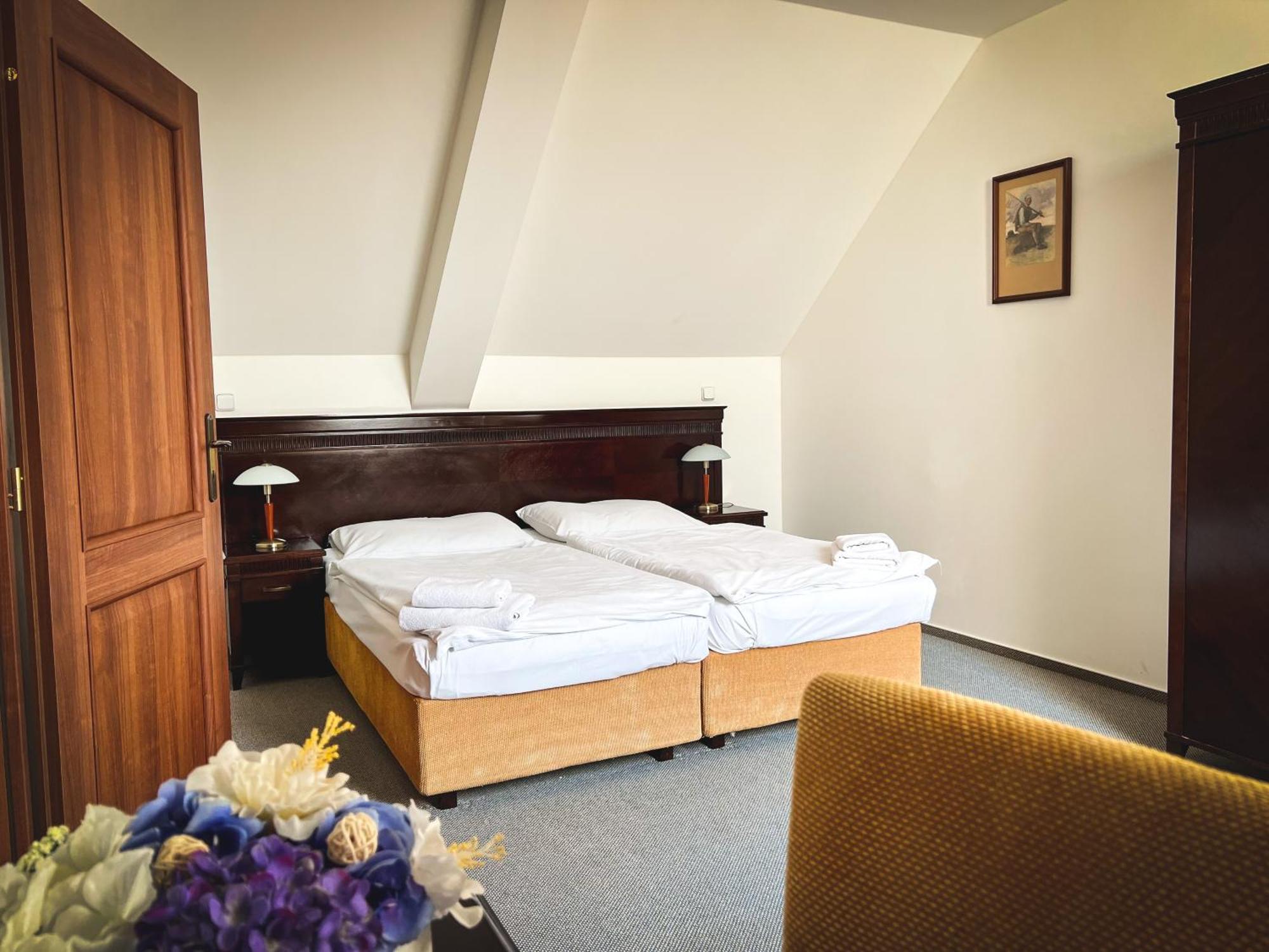 Hotel U Zeleneho Stromu Nepomuk Екстер'єр фото