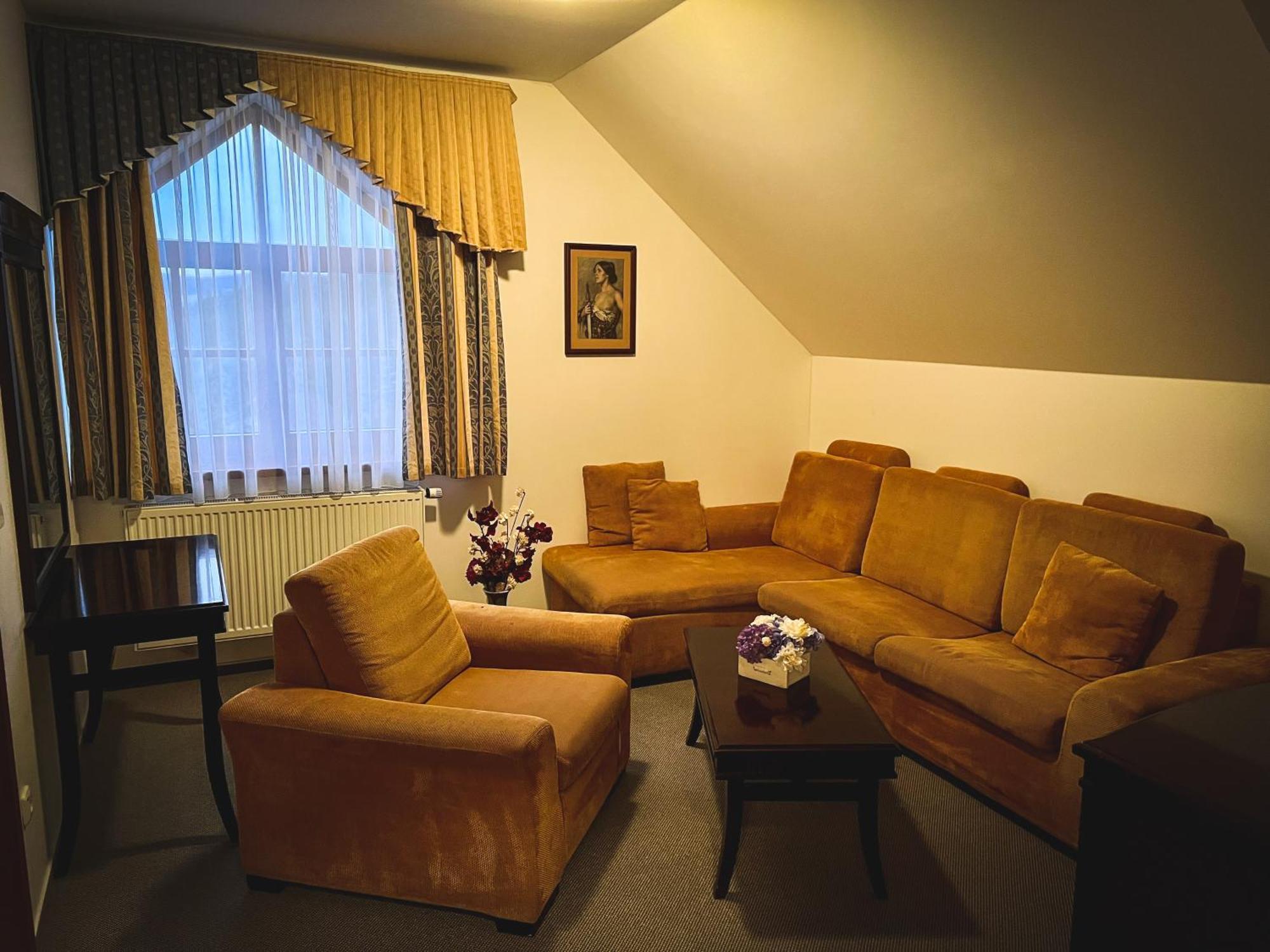 Hotel U Zeleneho Stromu Nepomuk Екстер'єр фото
