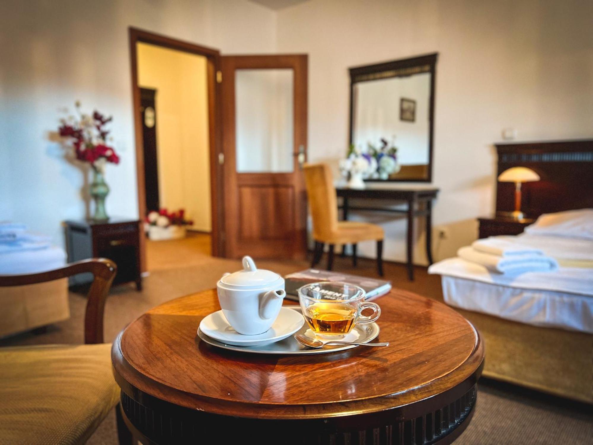 Hotel U Zeleneho Stromu Nepomuk Екстер'єр фото
