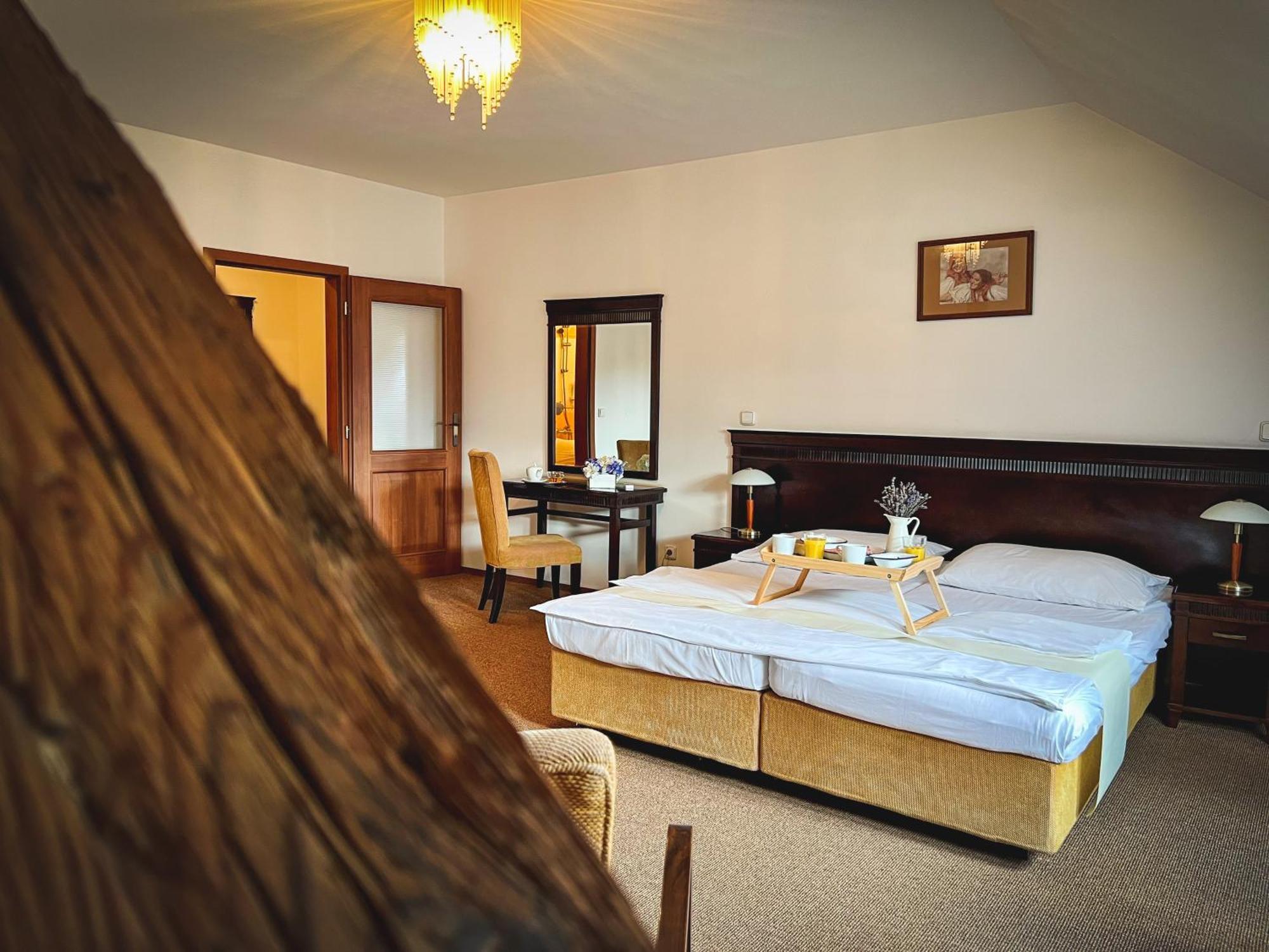 Hotel U Zeleneho Stromu Nepomuk Екстер'єр фото