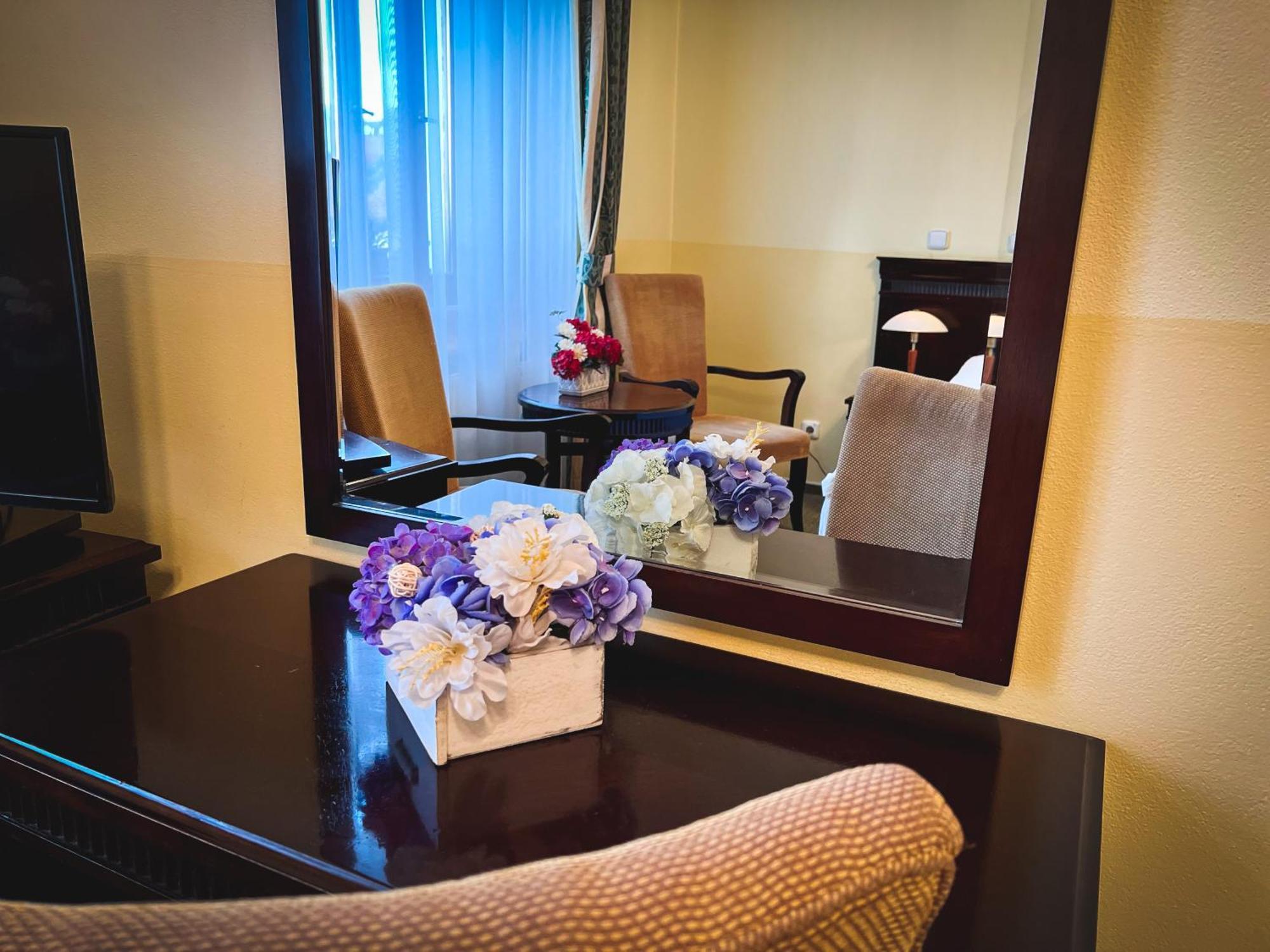 Hotel U Zeleneho Stromu Nepomuk Екстер'єр фото