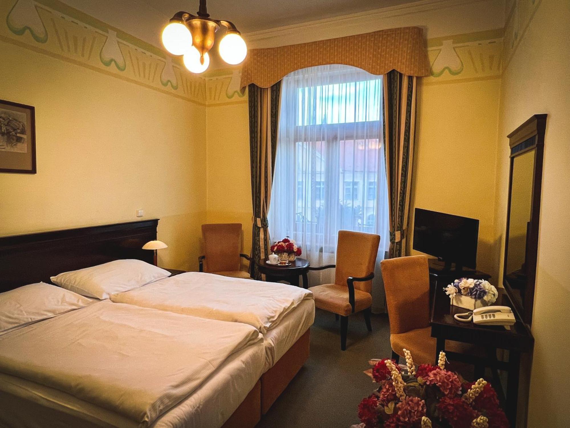 Hotel U Zeleneho Stromu Nepomuk Екстер'єр фото