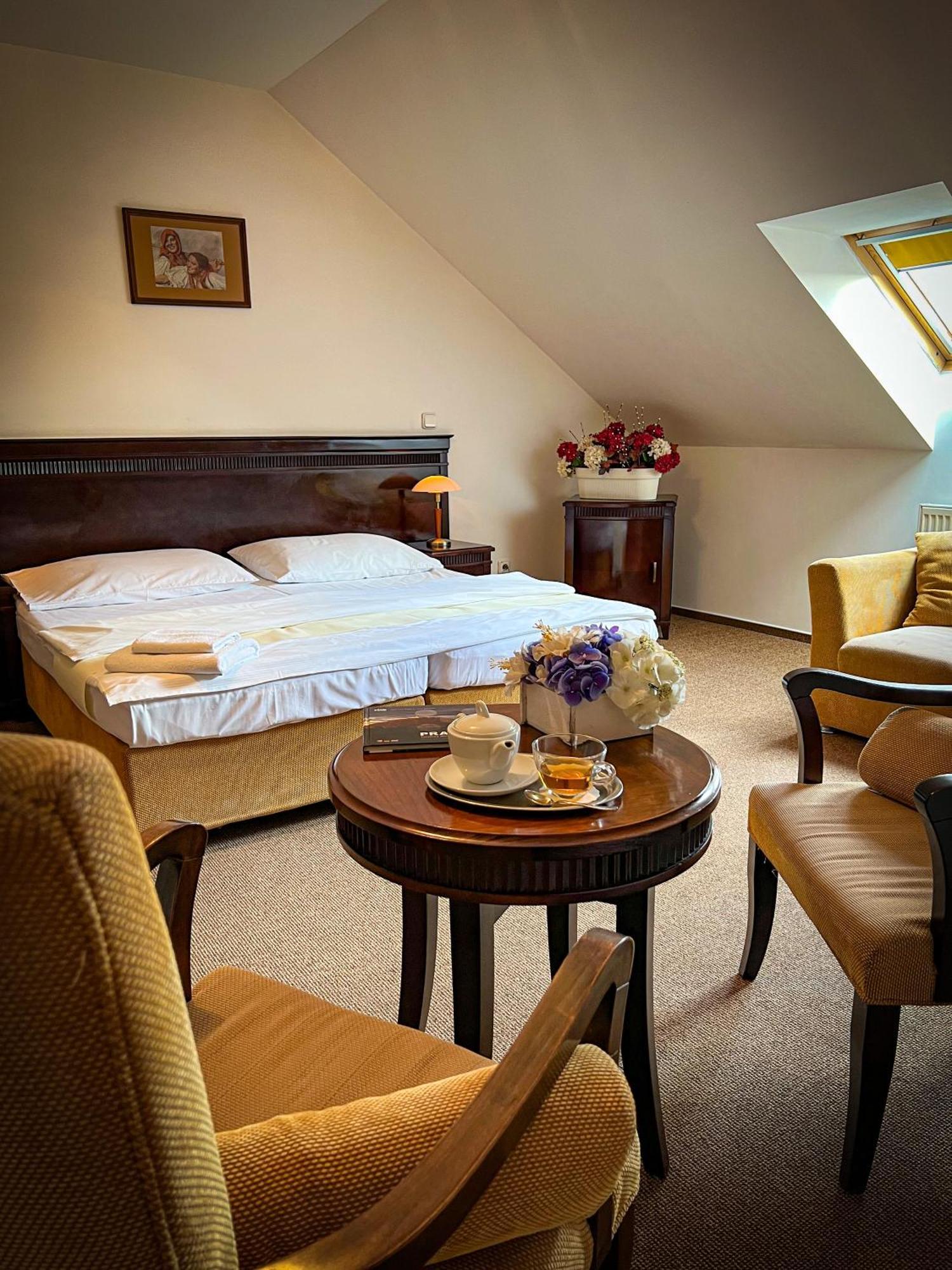 Hotel U Zeleneho Stromu Nepomuk Екстер'єр фото