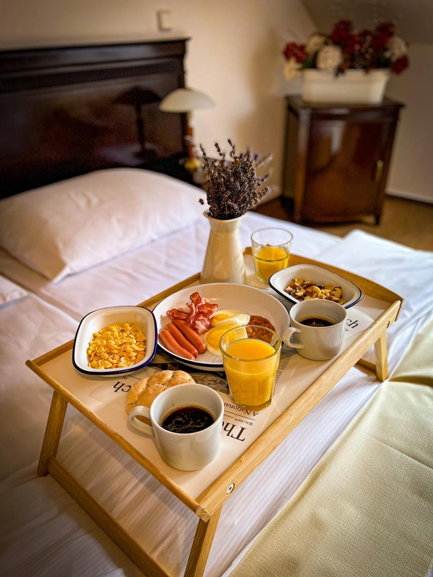 Hotel U Zeleneho Stromu Nepomuk Екстер'єр фото