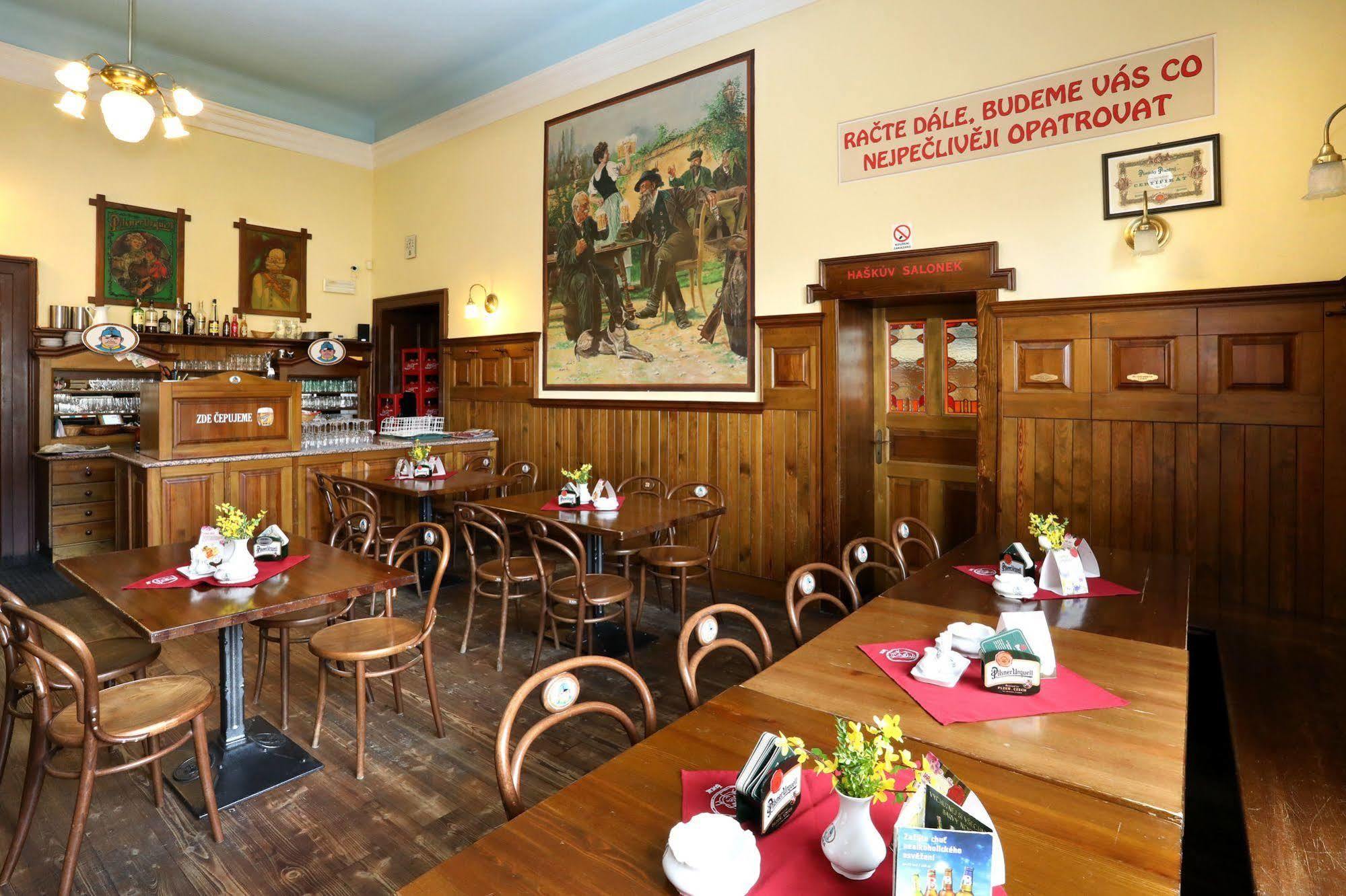 Hotel U Zeleneho Stromu Nepomuk Екстер'єр фото