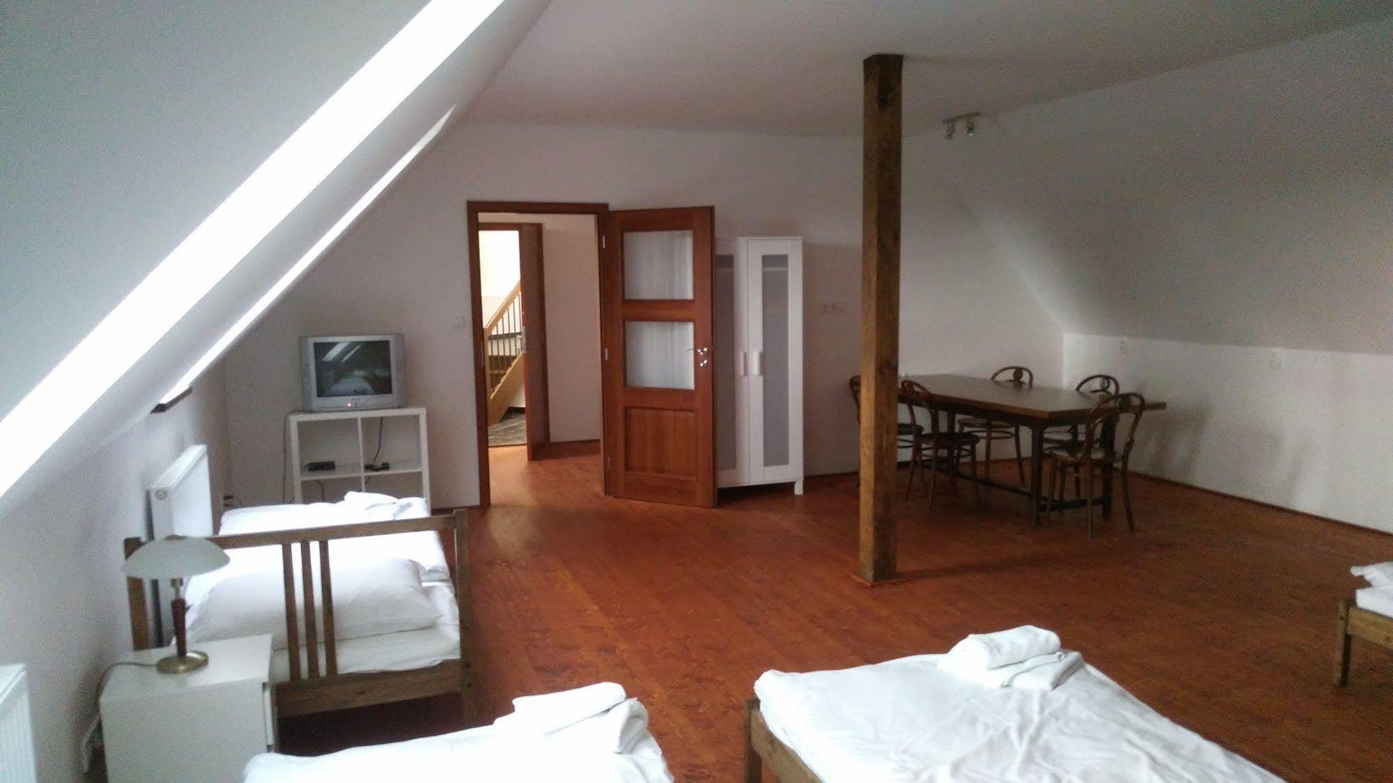 Hotel U Zeleneho Stromu Nepomuk Екстер'єр фото