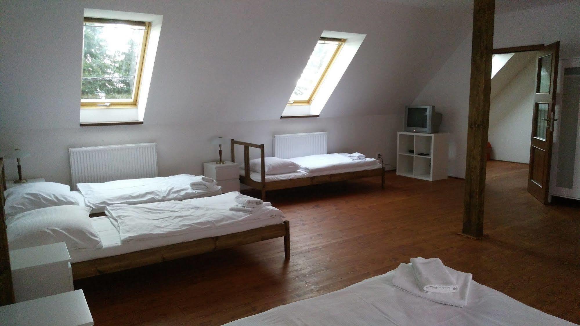 Hotel U Zeleneho Stromu Nepomuk Екстер'єр фото